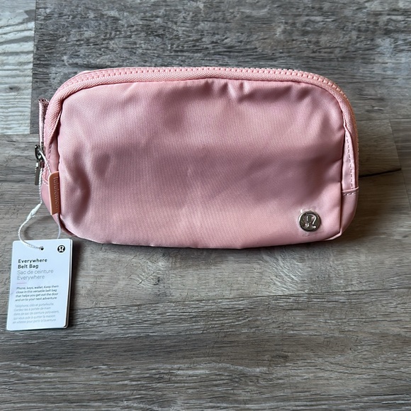Lululemon Everywhere Belt Bag 1L - Pink Pastel - NWT - Same Day Shipping 🎉🚀 - Picture 5 of 5